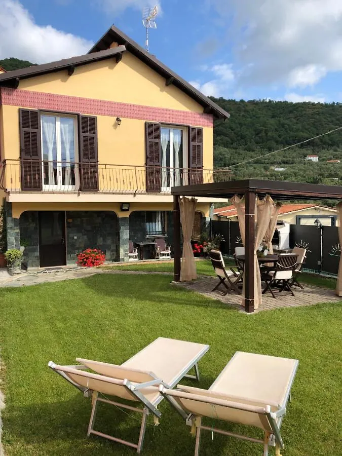 Casa Ginni Con Piscina E Giardino Caravonica Holiday home