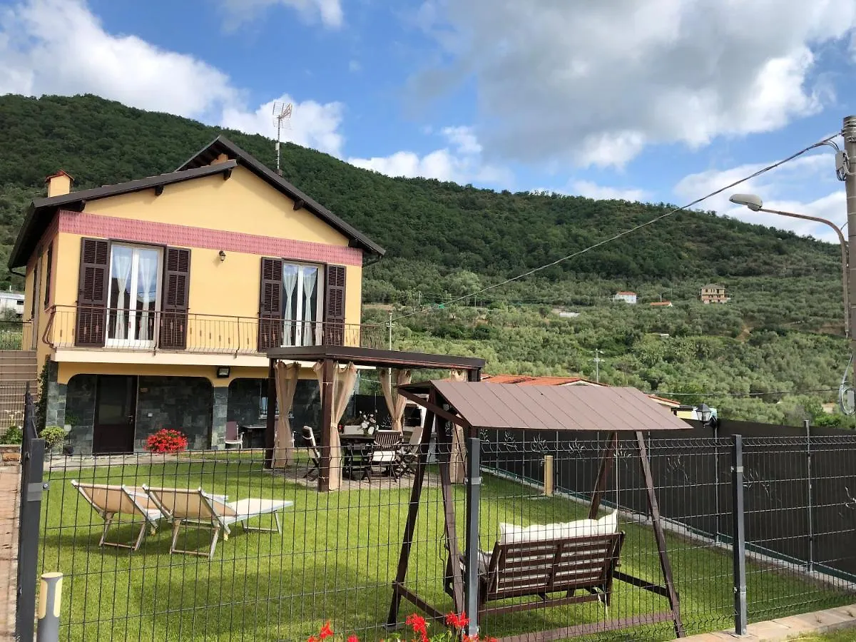 Holiday home Casa Ginni Con Piscina E Giardino Caravonica