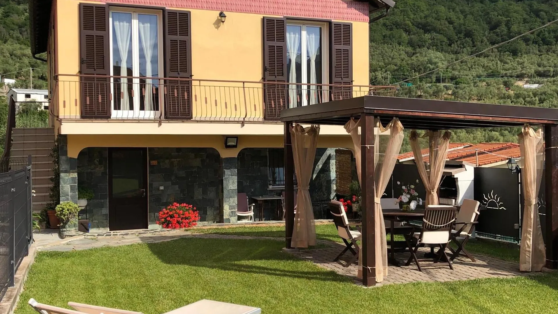 Casa Ginni Con Piscina E Giardino Caravonica 0*,  Italy